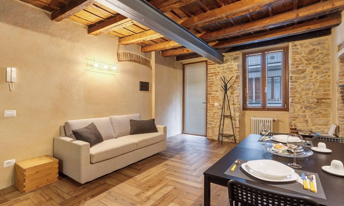Bergamo Apartment | Apartment 'Maison Le Chic' with Wi-Fi