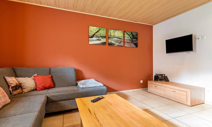 Schuttertal Apartment | Apartment 'Maisonette-ferienwohnung 2, 70qm' with Private Terrace, Shared Garden and Wi-Fi