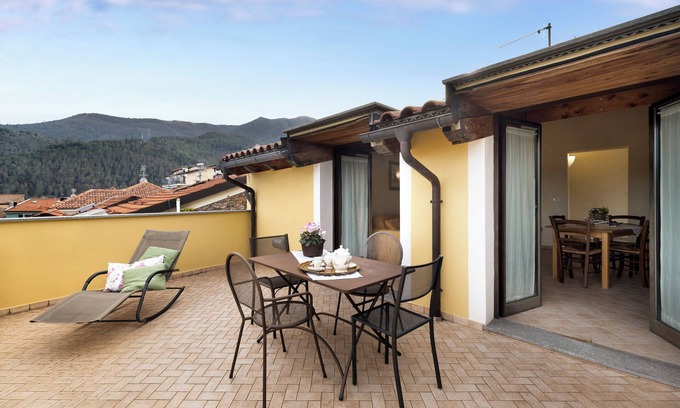 Toirano Apartment | Apartment 'Mandarino Agriturismo La Ferla' with Sea View, Private Terrace and Air Conditioning