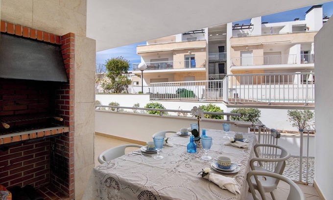Santa Luzia Apartment | Apartment "Maré Cheia SL015" with Shared Pool & Wi-Fi