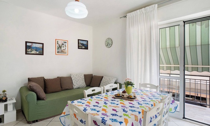 San Bartolomeo al Mare Apartment | Apartment 'Mari Fior' with Sea View, Balcony and Wi-Fi