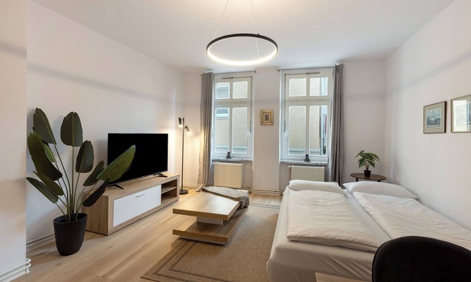 Merseburg City Center Apartment | Apartment 'Maximi Loft - Ferien Business' with Wi-Fi