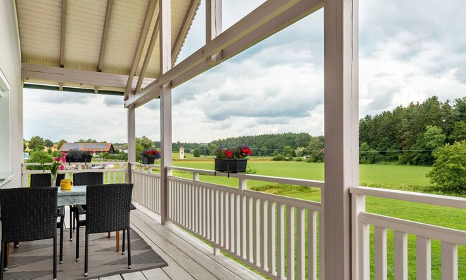 Arnstorf Apartment | Apartment 'Mayerhofer 2' with Shared Terrace, Shared Garden and Wi-Fi