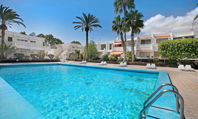 Arona Apartment | Apartment "Mertxe" with Shared Pool and Wi-Fi