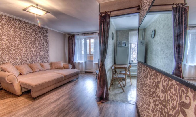 Airport District Apartment | Apartment Milady