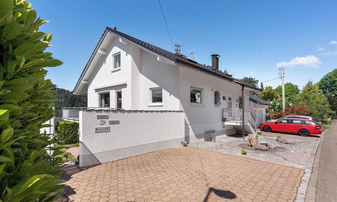 Scheuern Apartment | Apartment 'Millot' with Private Terrace and Wi-Fi