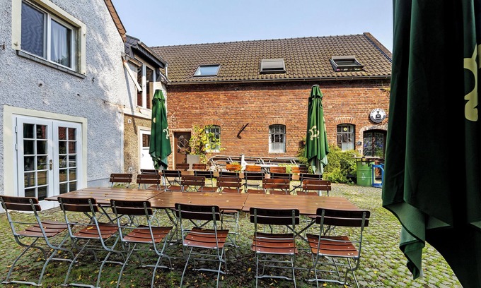 Neukirchen-Vluyn Apartment | Apartment 'Mitten Im Grünen Loft' with Wi-Fi