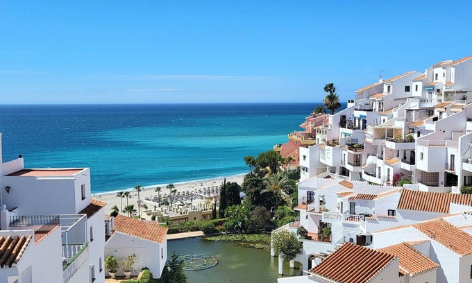 Chimenea Apartment | Apartment 'Modern Sea View Nerja' with Sea View, Wi-Fi and Air Conditioning