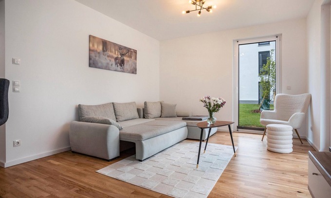 Greifswald Apartment | Apartment 'Modernes Loft Mit Terrasse' with Private Garden and Wi-Fi