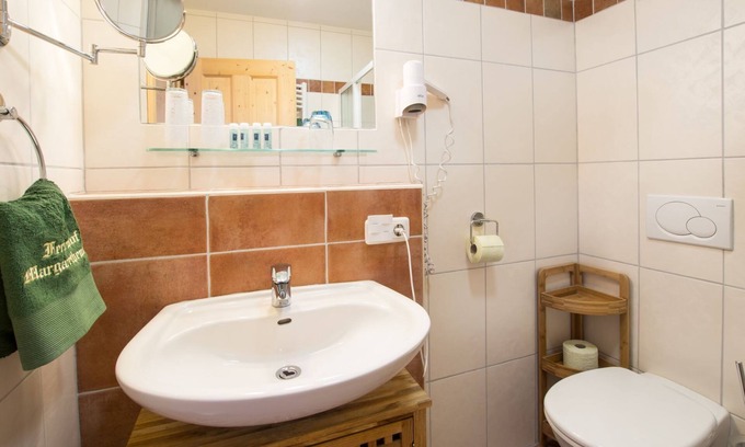 Unterach am Attersee Apartment | Apartment Mondsee - apartment on the farm "Margarethengut" am Attersee