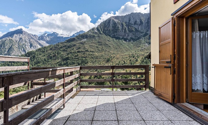 Passo del Tonale Apartment | Apartment "Monolocale 4 Residence Granbaita" with Mountain View