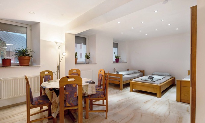 Schliengen Apartment | Apartment 'Monteur' with Shared Terrace and Wi-Fi