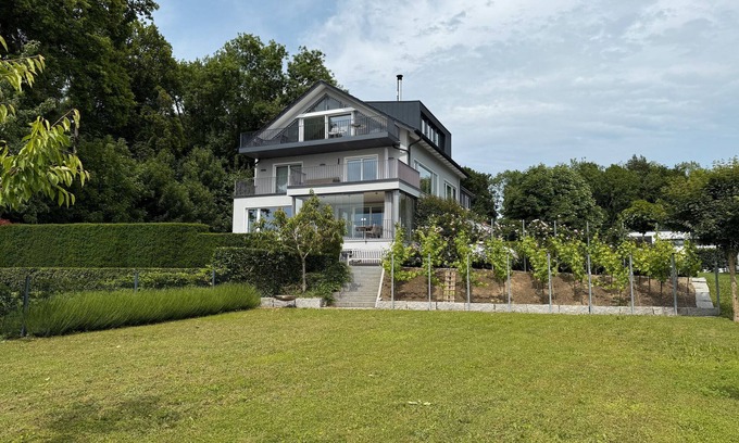 Schnetzenhausen Apartment | Apartment 'Müller' with Lake View, Wi-Fi and Air Conditioning