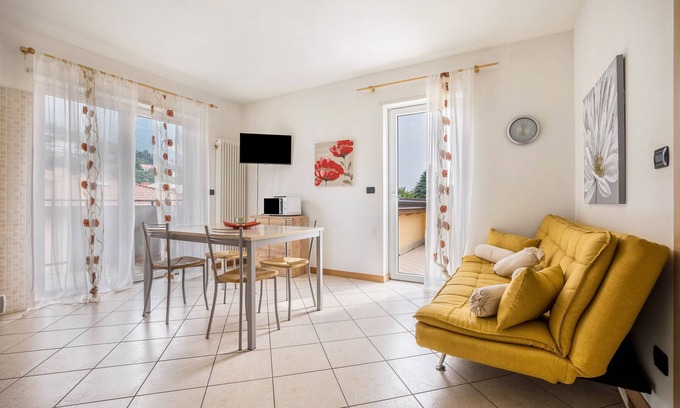 Torbole sul Garda Apartment | Apartment 'N5 Appartamento Viola' with Mountain View, Private Terrace and Shared Garden