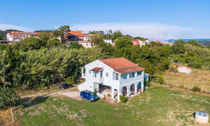 Peroulades Apartment | Apartment 'Natura 1' with Sea View, Wi-Fi and Air Conditioning
