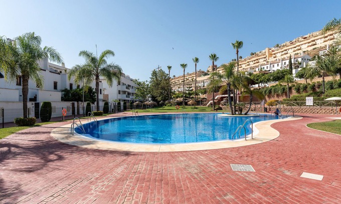 La Cala de Mijas Apartment | Apartment 'Navigolf 3' with Mountain View, Wi-Fi and Air Conditioning