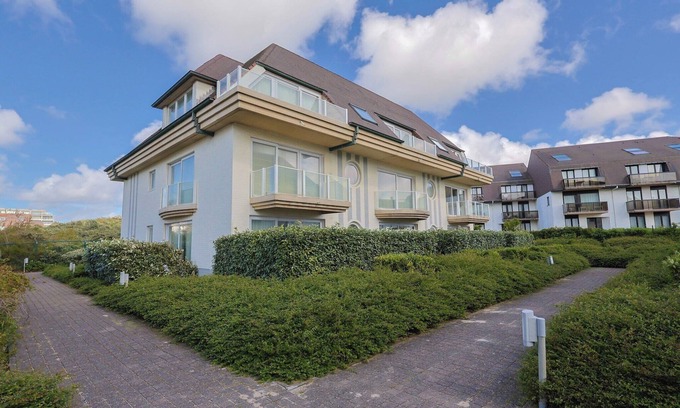 Oostduinkerke-Bad Apartment | Apartment near Belgian Coast with Terrace