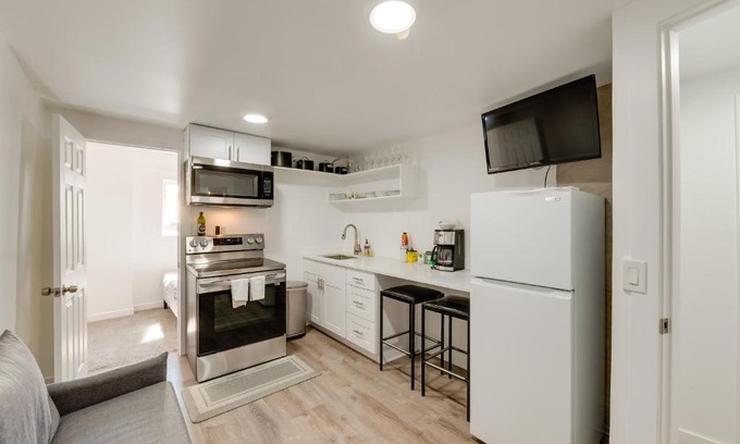 Downtown Juneau House | Apartment Near Juneau Downtown Historic District