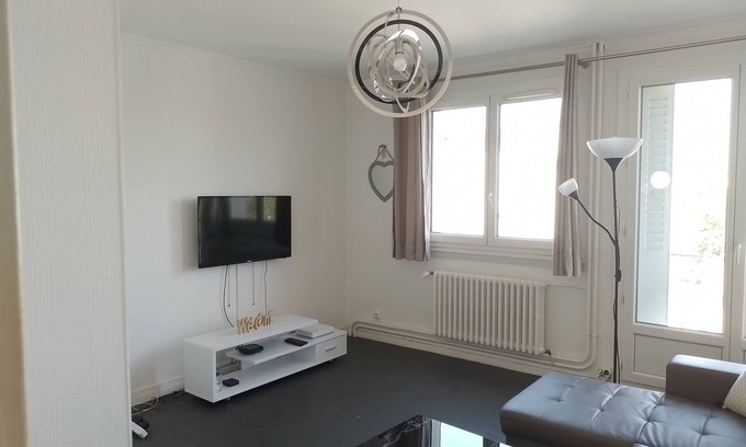 Vaulx En Velin Village Apartment | Apartment near Lyon, Eurexpo and Groupama Stadium