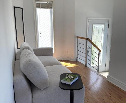 Sainte-Catherine Apartment | Apartment near Montreal