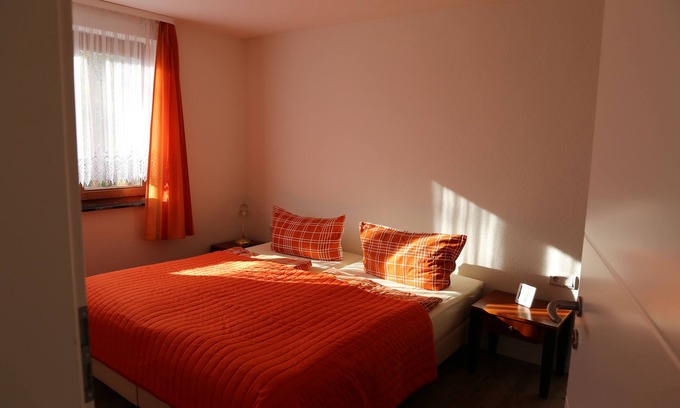 Zarrendorf House | Apartment near Stralsund with its own lake, park and animals