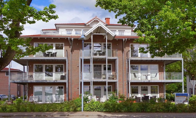 Lauterbach Apartment | Apartment near the harbor with sea view - Hafenresidenz Lauterbach FeWo 2-3