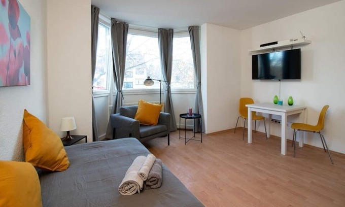 Bilk Apartment | Apartment Newly Furnished in Düsseldorf Wersten
