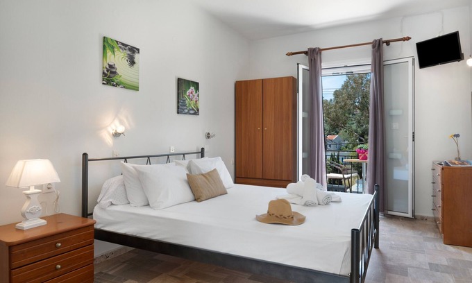 Panormos Apartment | Apartment 'No 12' with Shared Pool, Wi-Fi and Air Conditioning