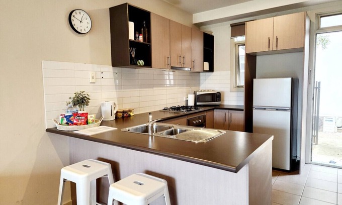 Shepparton South Apartment | Apartment No 2 · Central Shepparton Apartment great view of lake