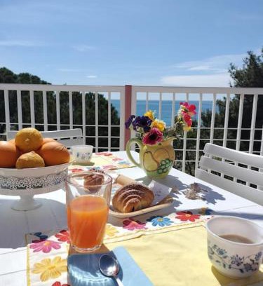San Lorenzo Apartment | {[Apartment On The Sea +Terrace]} Dan's house
