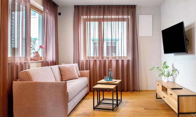 Herbertingen Apartment | Apartment 'Obstgarten' with Private Terrace and Wi-Fi