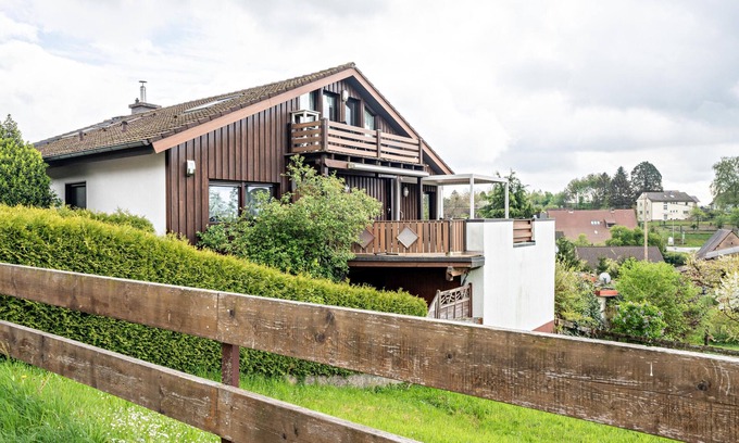 Schonbrunn Apartment | Apartment 'Odenwald Ferienwohnung' with Private Terrace, Private Garden and Wi-Fi