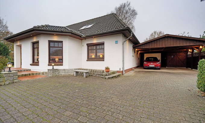 Offenbuttel Apartment | Apartment 'Offenbüttel' with Private Terrace, Shared Garden and Wi-Fi