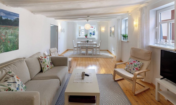 Schlitz Apartment | Apartment 'Omi Anni' with a view of the market square, Private Terrace and Wi-Fi