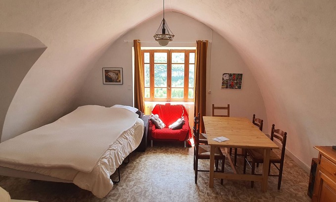 Mostuejouls Apartment | Apartment on the Banks of the Tarn