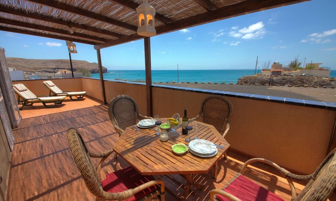 La Lajita Apartment | Apartment on the seafront in a small fishing village