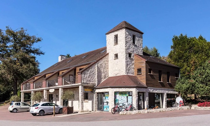 Vic-sur-Aisne Apartment | Apartment | Other accomodation | 1 Bed | 4 persons | TV