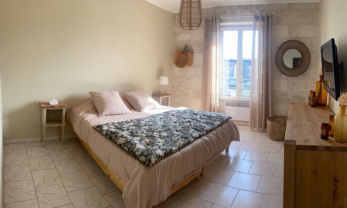 Beaucaire Apartment | Apartment overlooking the Quais de Beaucaire