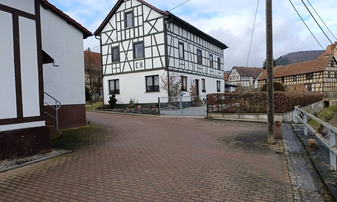 Uhlstadt - Kirchhasel Apartment | Apartment 'Papperitz' with Mountain View, Private Terrace and Wi-Fi