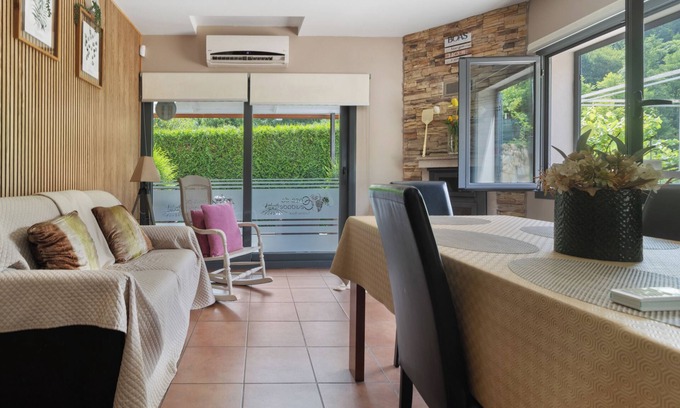 Melgaco Apartment | Apartment 'Palheiro' with Lake View, Wi-Fi and Air Conditioning