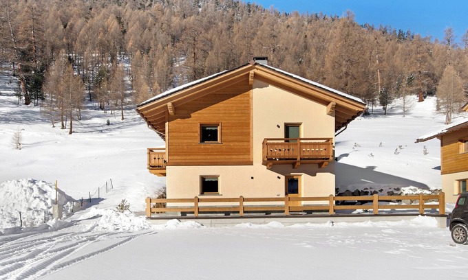 Livigno Apartment | Apartment 'Palipert Nature House' with Mountain View, Shared Garden and Wi-Fi