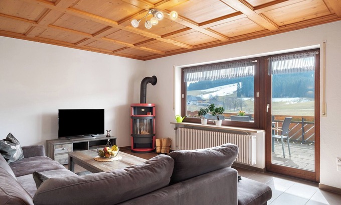 Waldau Apartment | Apartment 'Panorama' with Shared Garden, Balcony and Wi-Fi