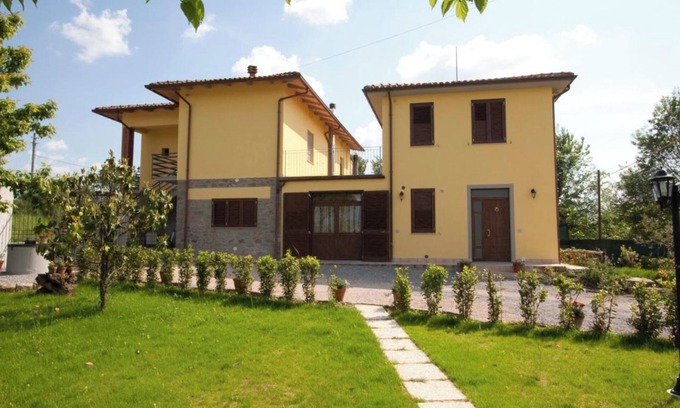 Cortona House | Apartment "Papà Giuseppe La Colombaia" with Shared Pool & Wi-Fi