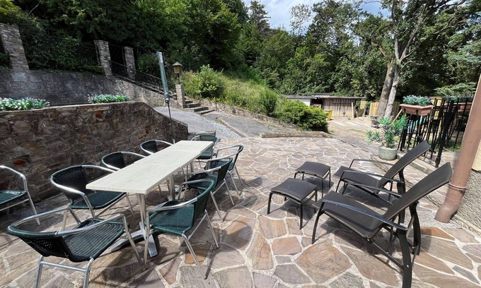 Baden Apartment | Apartment Paradiesblick - Almschlössl