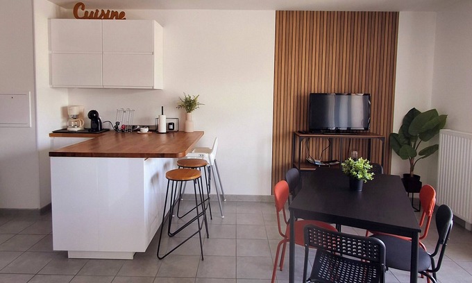 Saint-Denis Apartment | Apartment Paris - La Plaine - Stade de France (sleeps 6+baby bed+parking)