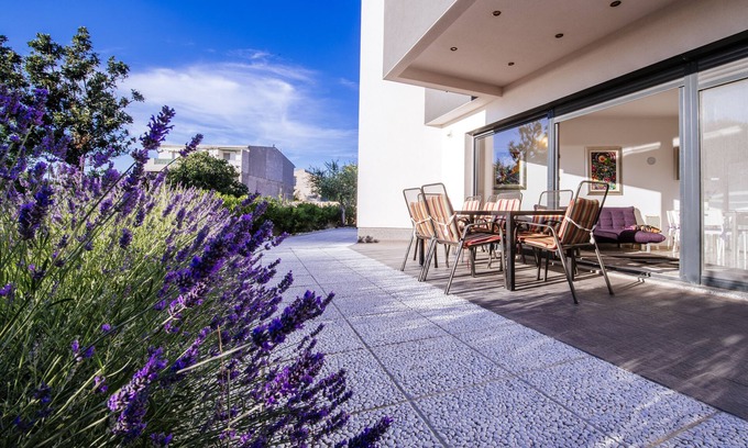 Kosljun Apartment | Apartment Peace in Boutique Villa Nirvana