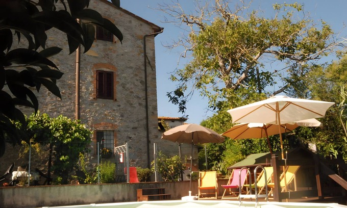 Colle di Compito Apartment | Apartment 'Piano Terra' with Shared Pool, Wi-Fi and Air Conditioning