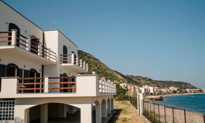 Marina di Caronia House | Apartment Pinta by Interhome