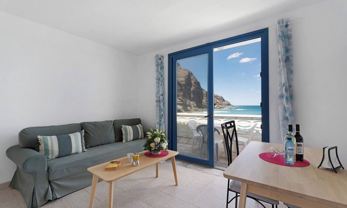 Alojera Apartment | Apartment 'Playa Azul - 6' with Sea View, Private Terrace and Wi-Fi