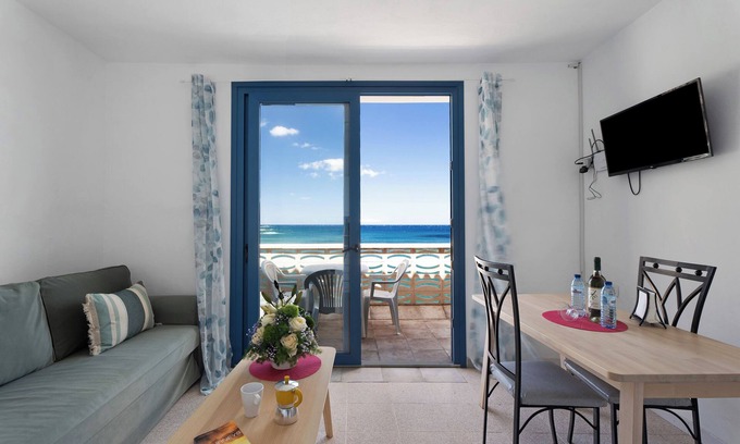 Alojera Apartment | Apartment 'Playa Azul - 10' with Sea Views, Private Terrace and Wi-Fi